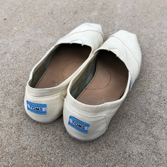 White Toms - Picture 2 of 4